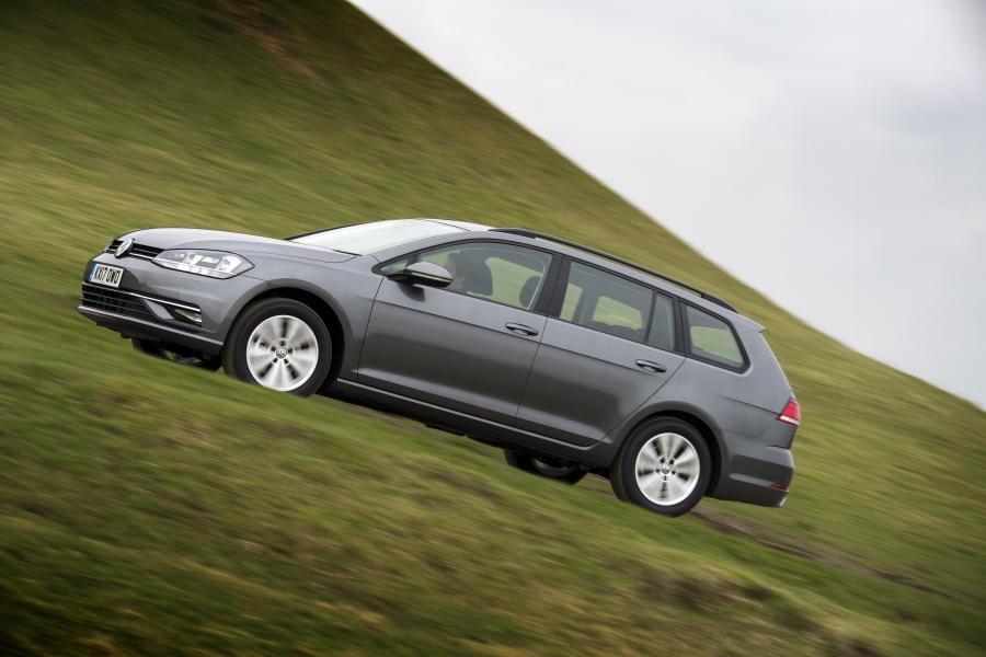  Volkswagen Golf TSI Estate 2017 года  (UK) (фото 14 из 24)